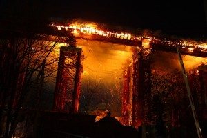 горящий мост