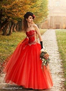 красное свадебное платье