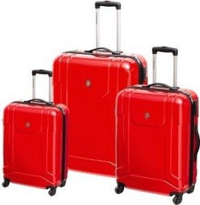 красный чемодан