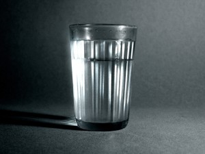 водка в стакане