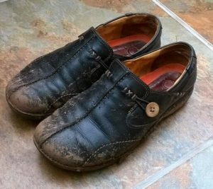 грязные туфли